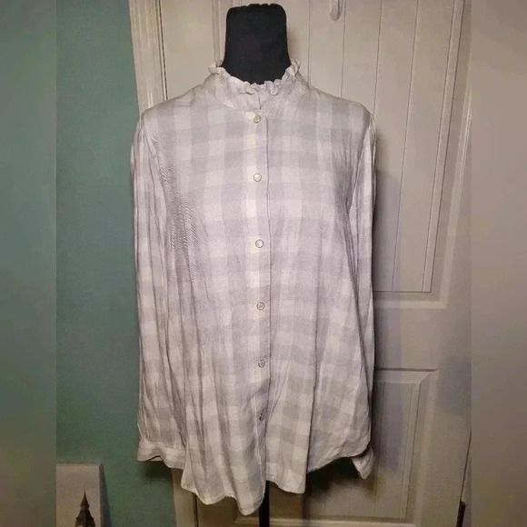 Gap Pearl button down long sleeve size large. - Picture 1 of 8